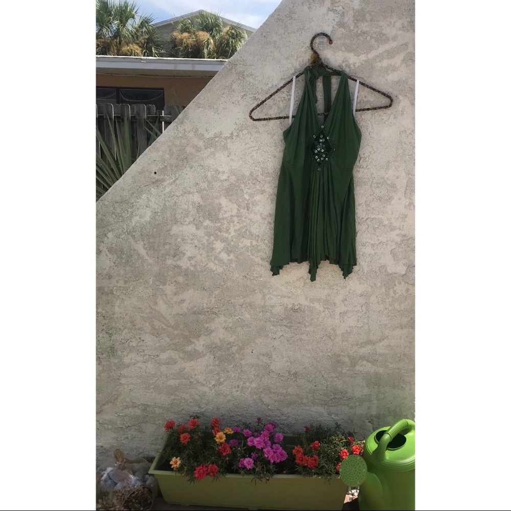 Green 5•7•9 halter top